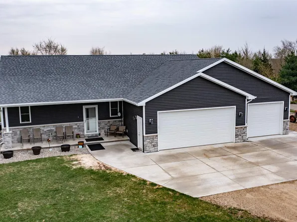 E4461 Zabel Rd, Weyauwega, WI 54983