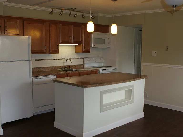 Whitmore Court Apartments — Photo 7