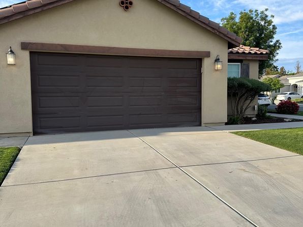 9400 Carriage Creek Ct, Bakersfield, CA 93311