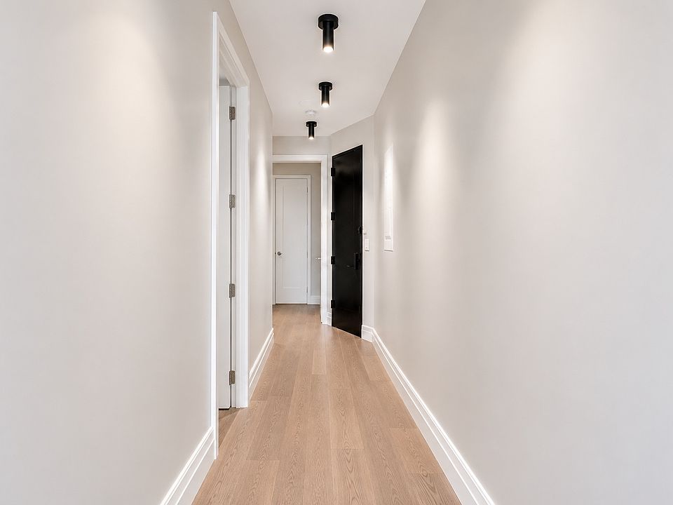1st image of 90 Bedford St Frnt 1