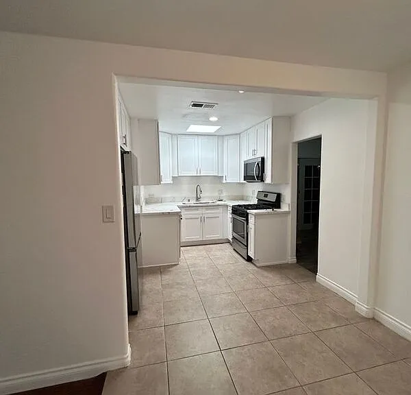 1835 Dayton Dr — Photo 5