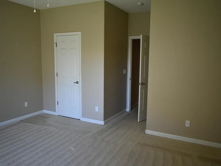 484 Beckman Way — Photo 23