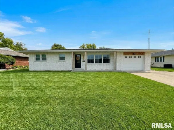 716 W Pauline St, Taylorville, IL 62568
