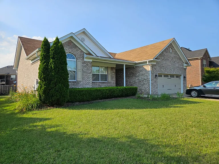 403 Persimmon Dr — Photo 4