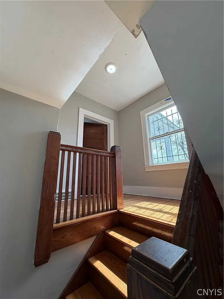 Building Photo - 501-2 Clarendon St