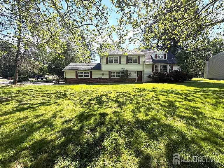 434 Plainfield Rd — Photo 1