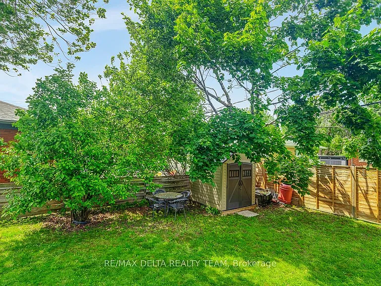 2012 Haig Dr #B — Photo 32