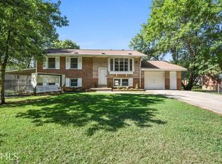 498 Roxbury Dr, Riverdale, GA