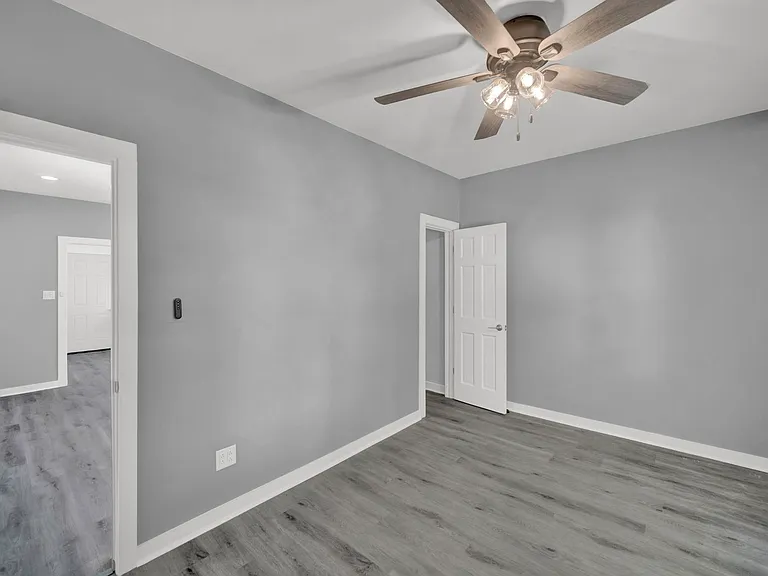 3234 W Waveland Ave #2 — Photo 13