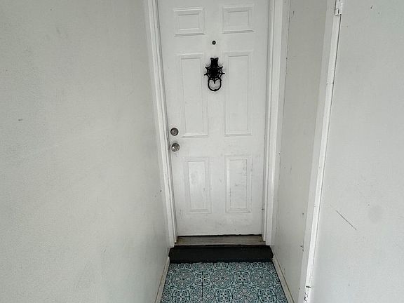 3rd image of 1300 Yellowstone Rd