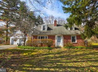 68 Blossom Hill Dr, Lancaster, PA 17601