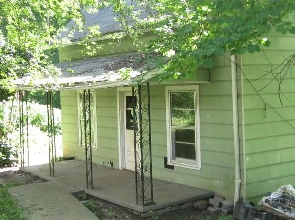 220 Walnut Ave, Granite Falls, NC 28630