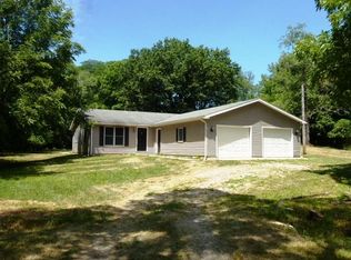 13235 Sportsman Rd, Dewitt, IL 61735