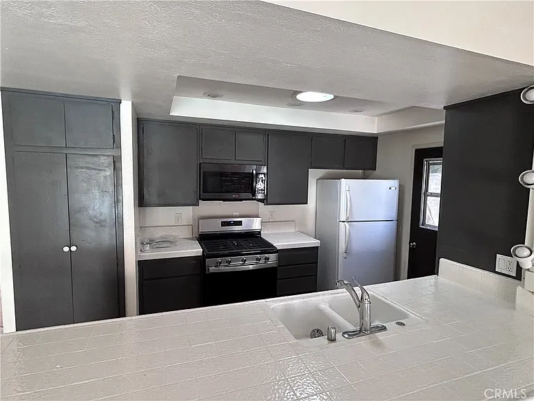 1271 N Emogene St — Photo 5