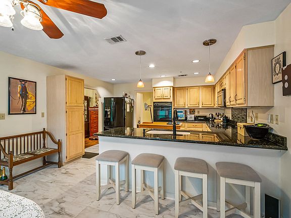3rd image of 8247 Queen Anna Dr