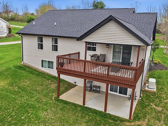 3rd image of 353 Valleybrook Cir