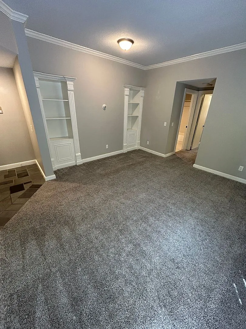 728 East 16th Street (New Town) — Photo 1