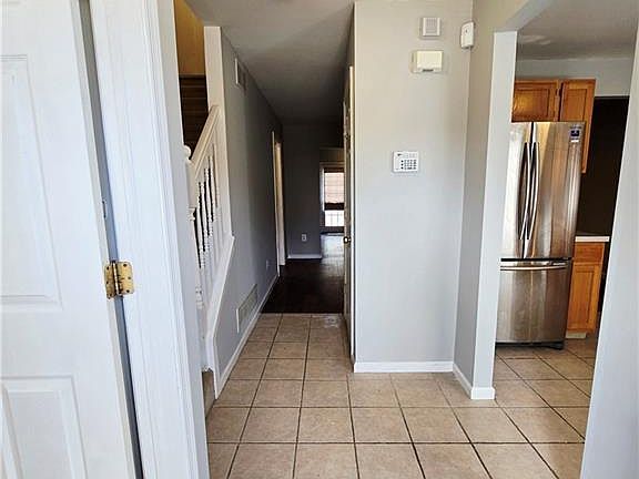 3rd image of 2267 Waterbridge Dr