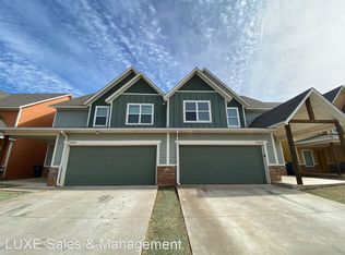 17608 Hampton Park Dr #B, Edmond, OK 73012