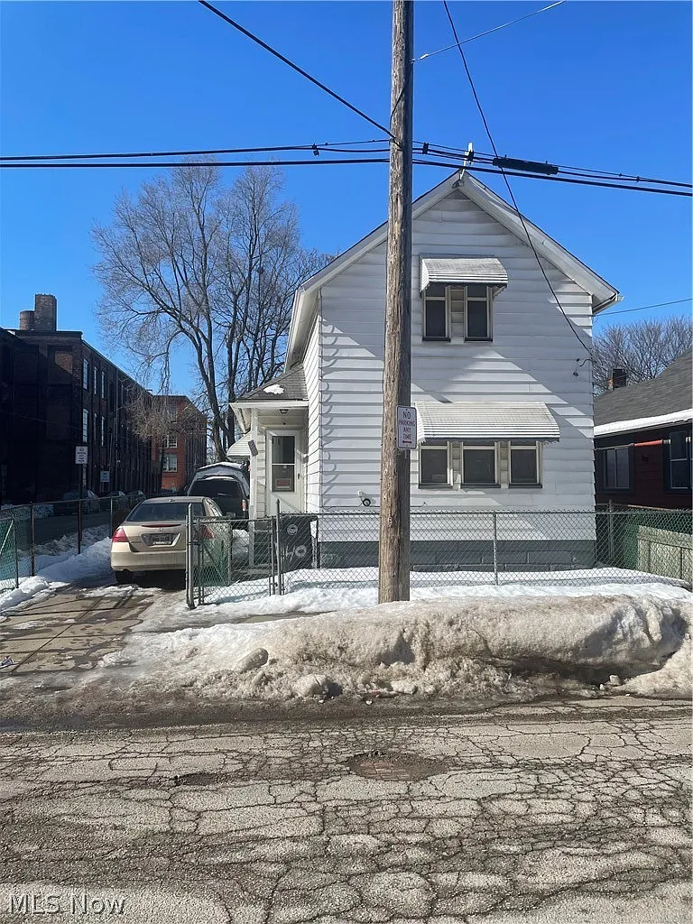 3140 W 33rd St photo 1