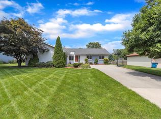 302 Eugene Dr, Middlebury, IN 46540