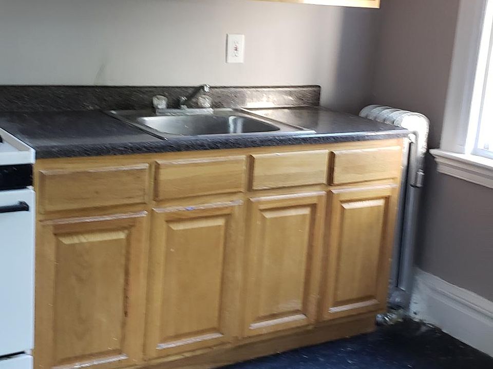 1st image of 192 Seymour Ave