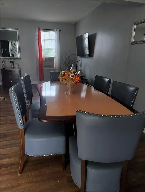 2 bed, 1.0 bath, 1517 sqft, $1,700 — Photo 4
