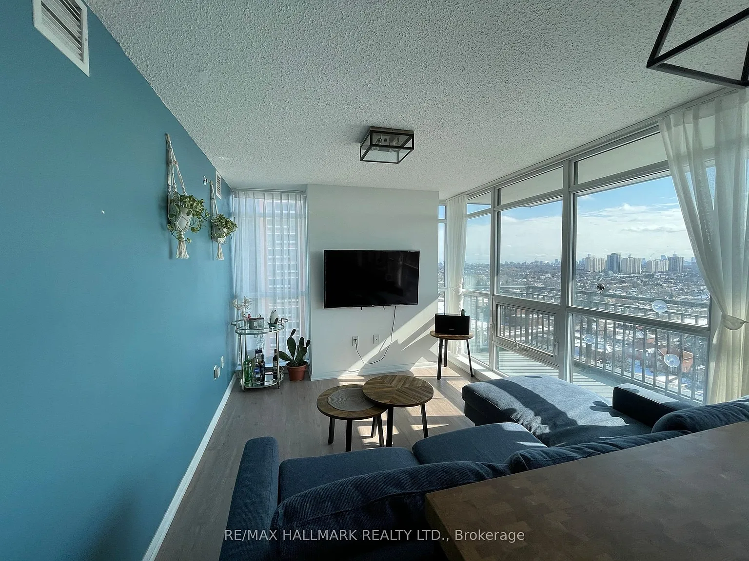 Treviso II Condos — Photo 1