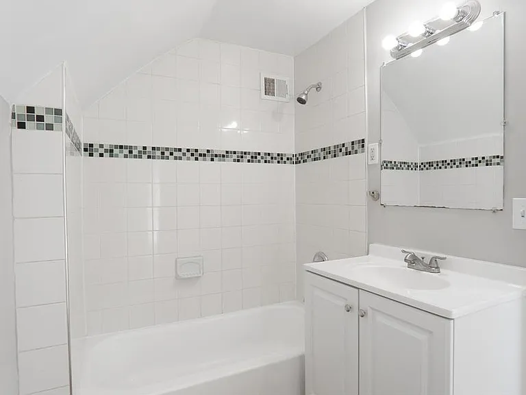 188 Wyoming St E — Photo 7