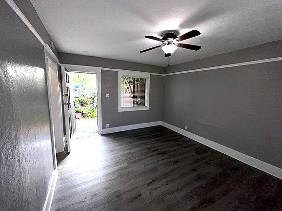 4th image of 912 N Park Cir APT B