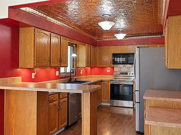 3rd image of 521 Pinon Dr