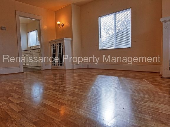 4th image of 1026 Windeler Ave