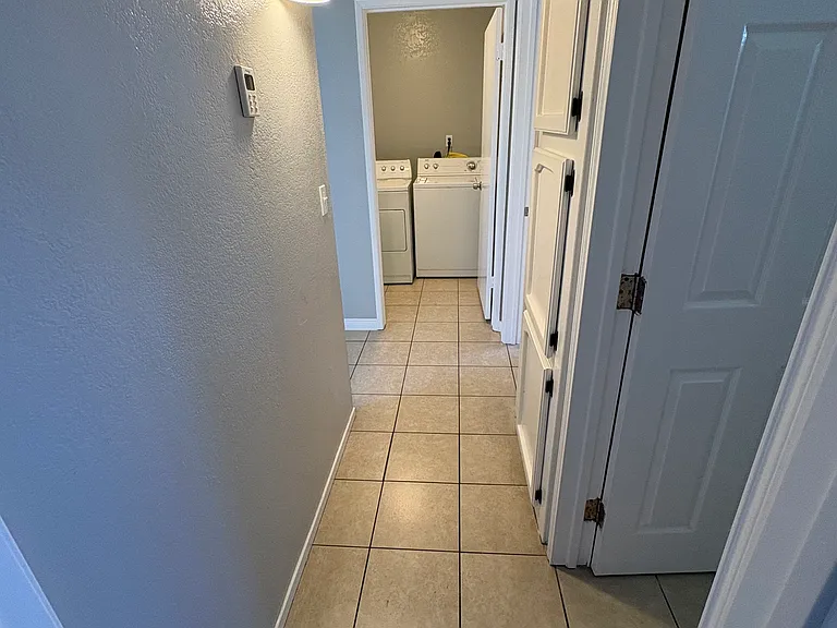 416 W Wilson Ave #C — Photo 6