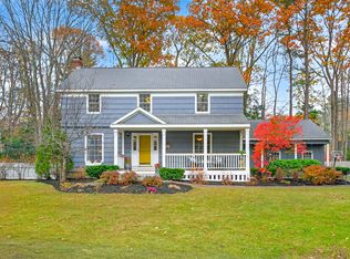 13 Knight St, Falmouth, ME 04105