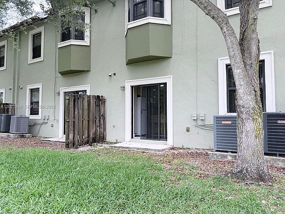 3rd image of 3585 NE 5th St APT 102