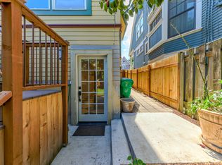2341 NW Hoyt St #B, Portland, OR 97210