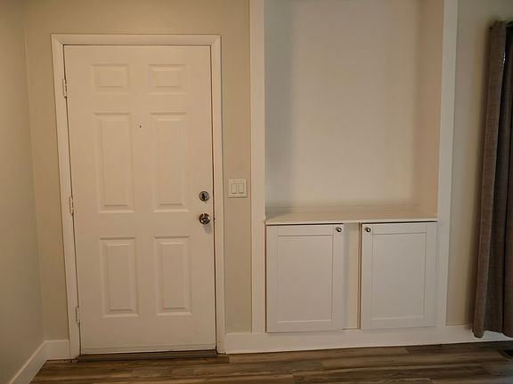 3rd image of 1819 S Laurelhurst Dr #1819