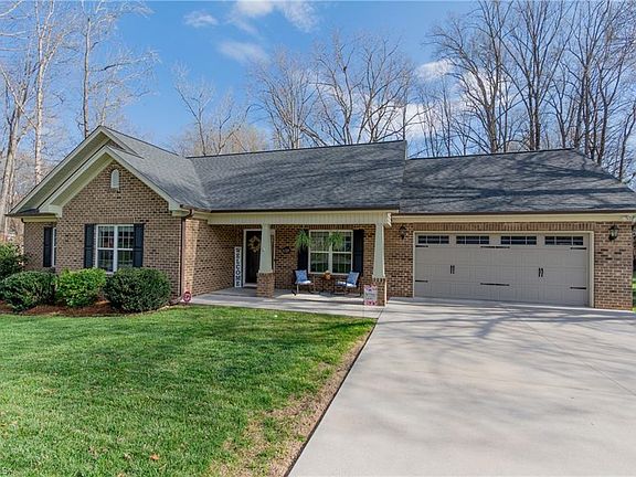 2nd image of 6729 Rollingwood Dr