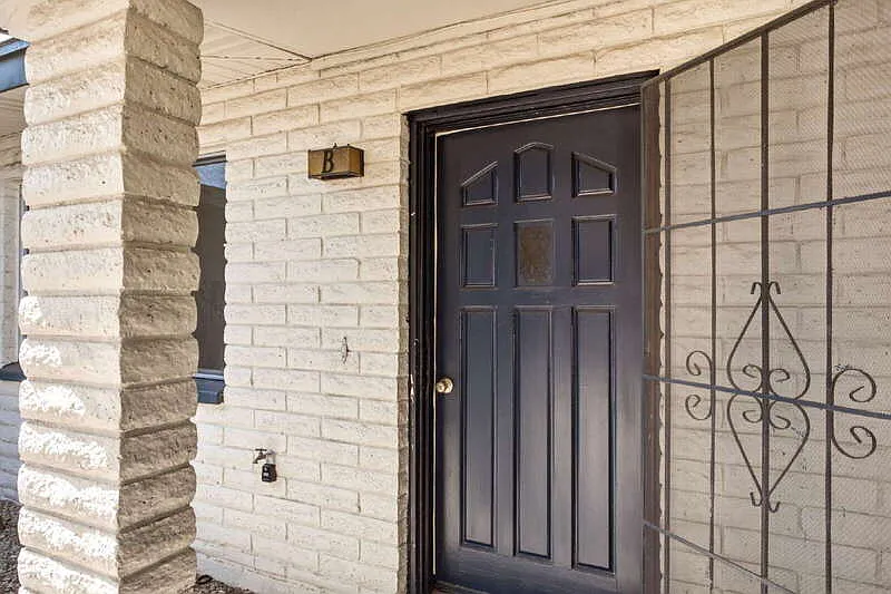 2 bed, 2.0 bath, 966 sqft, $1,798 — Photo 3