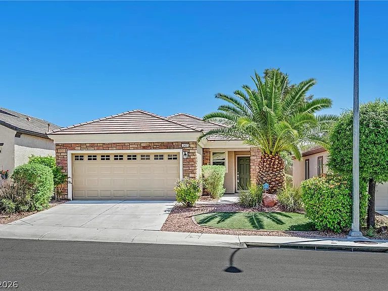 2407 Jada Dr — Photo 1