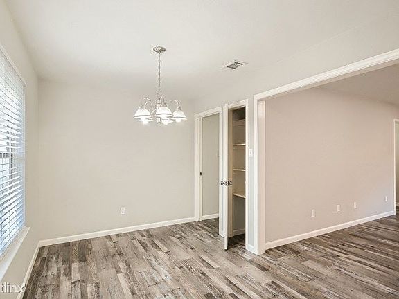 4th image of 1522 Limetree Ln