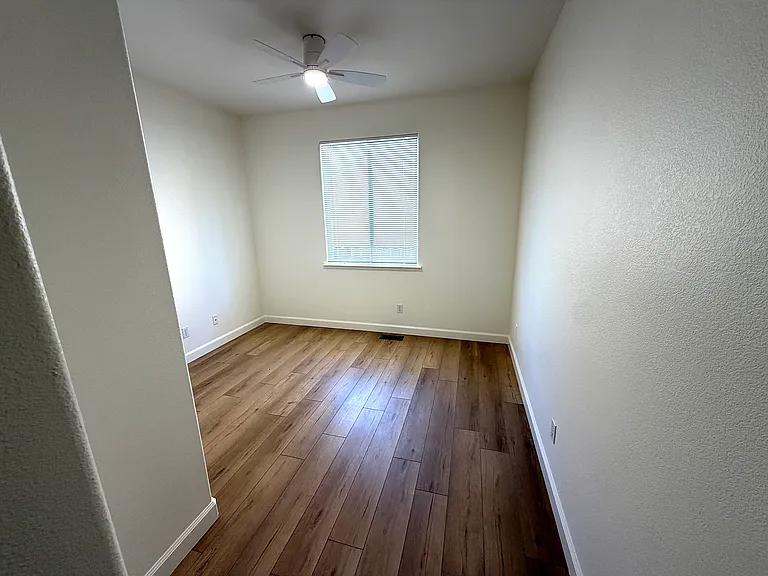 2117 Devonshire Dr — Photo 14