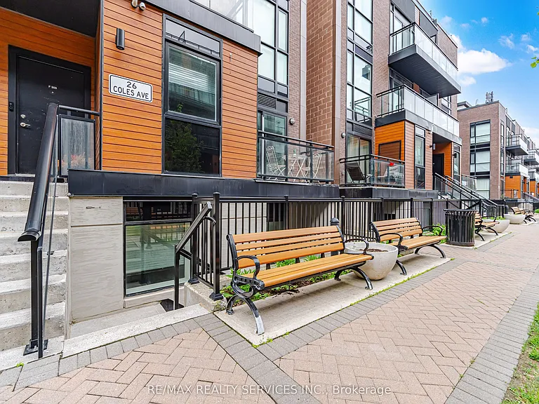 26 Coles Ave #302 — Photo 3