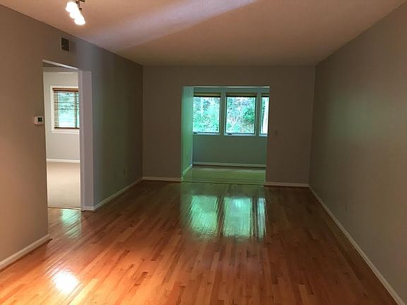 3rd image of 51 Lake Dr APT N5