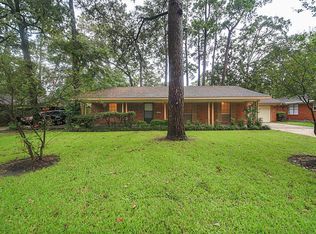 209 Pine Shadow Dr, Conroe, TX 77301