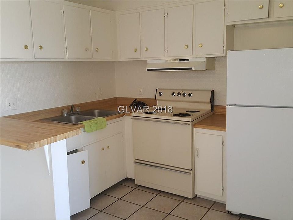 1st image of 489 North Cir APT 3