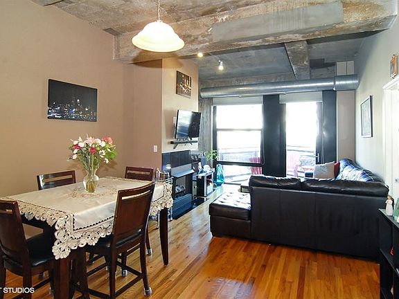 4th image of 1070 W 15th St Unit 304