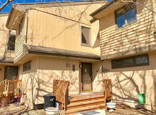 2476 Burcham Dr, East Lansing, MI 48823