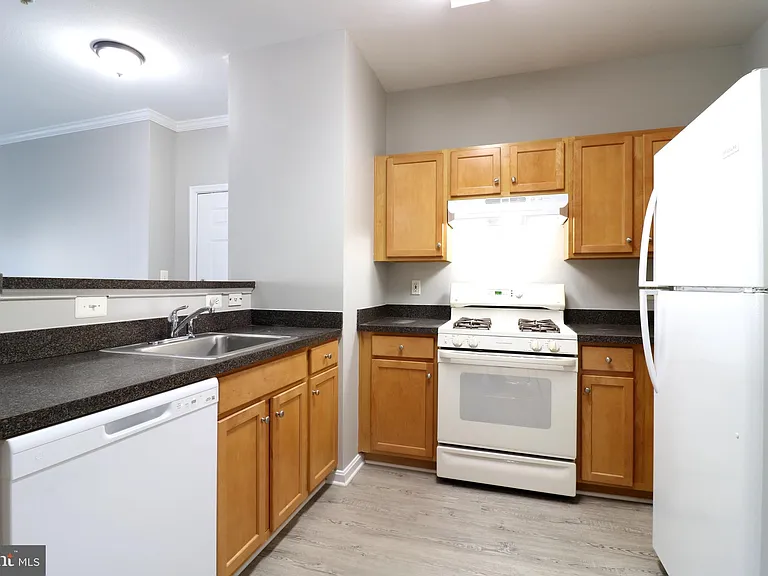 5117 E Travis Edward Way #5117E — Photo 8