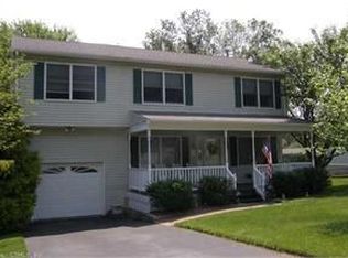 34 Nicole Rd, Branford, CT 06405